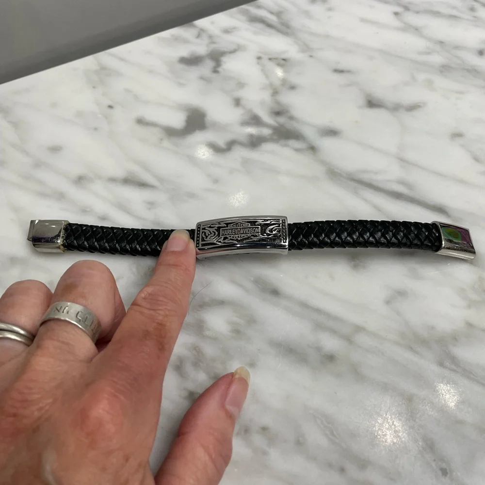 Harley Davidson Black Leather Bracelet with Silver Clasp - Picture 4 of 5